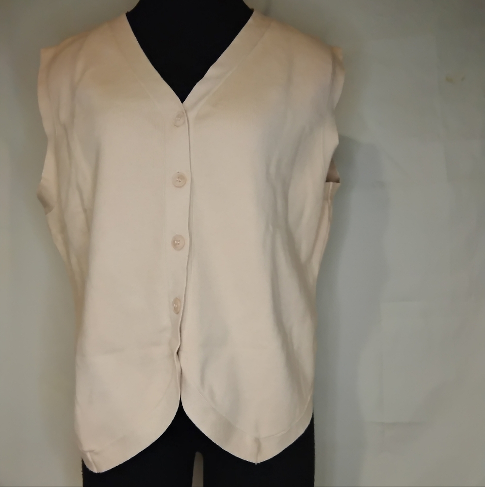 Stylish Cream Button-Up Tank Top